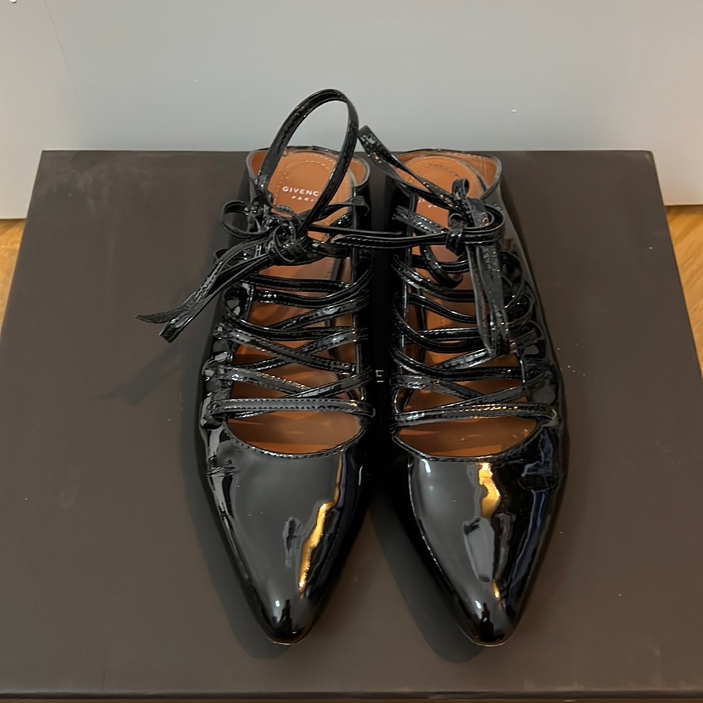Black patent leather Givenchy lace up flats